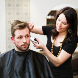 Petite tondeuse cheveux et barbe – KEMEI